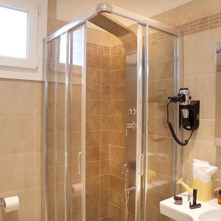 Hotel Britannia Rimini Marina Centro Dış mekan fotoğraf