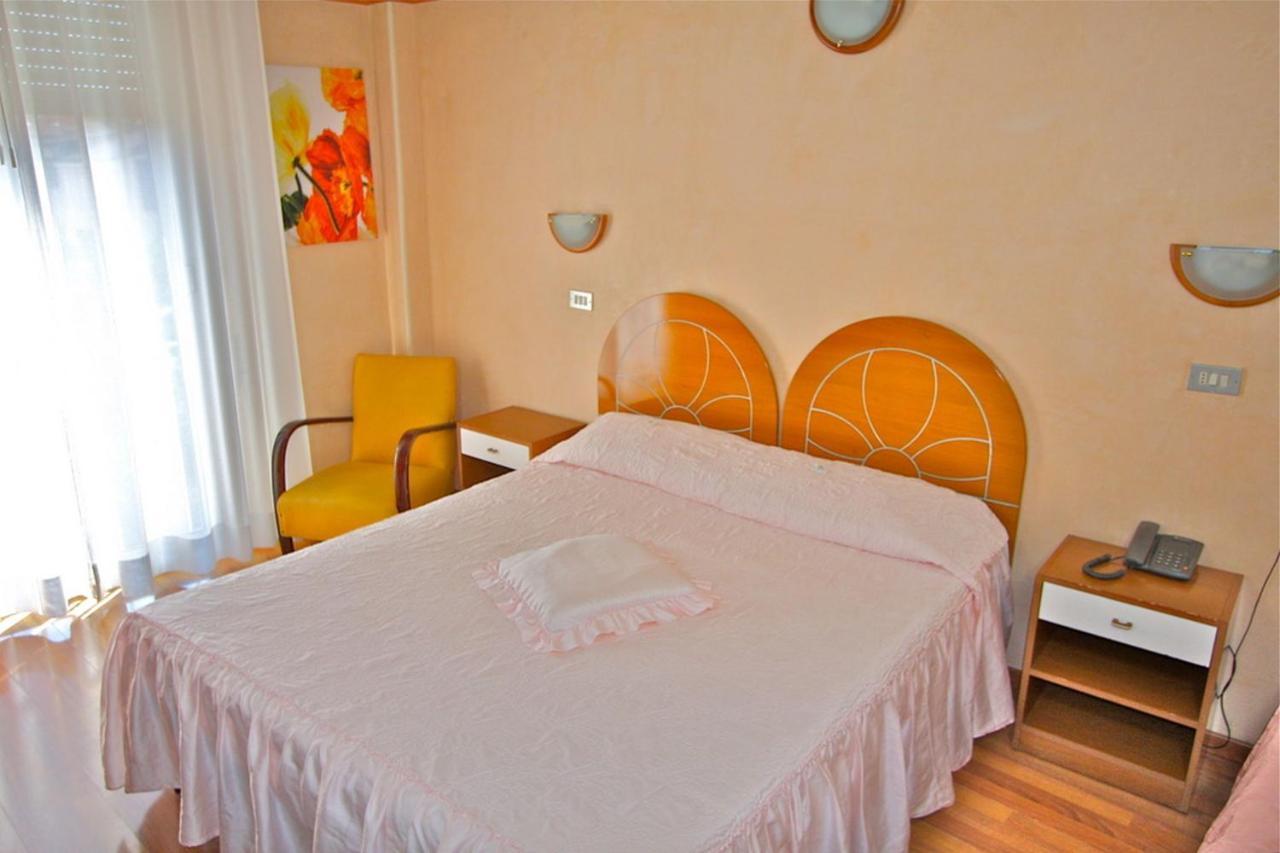 Hotel Britannia Rimini Marina Centro Oda fotoğraf
