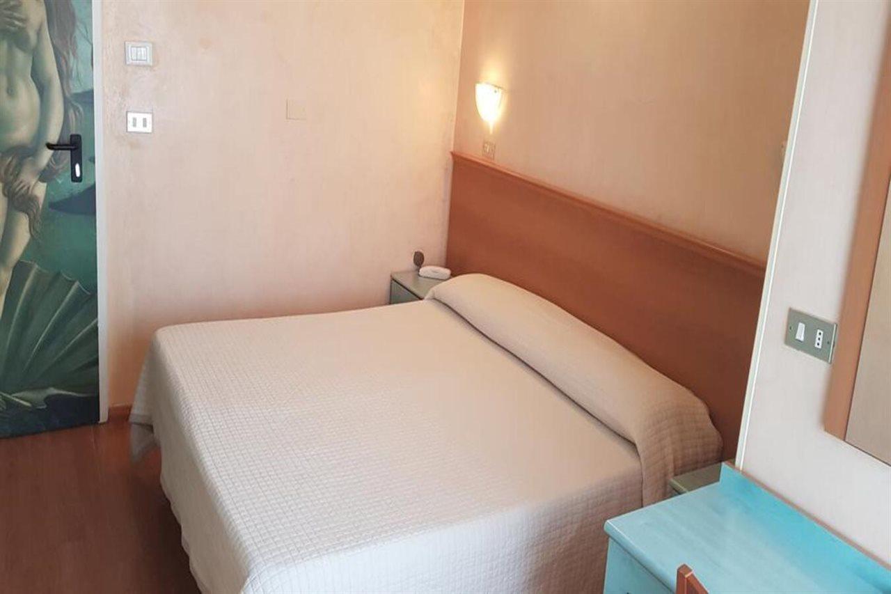 Hotel Britannia Rimini Marina Centro Dış mekan fotoğraf