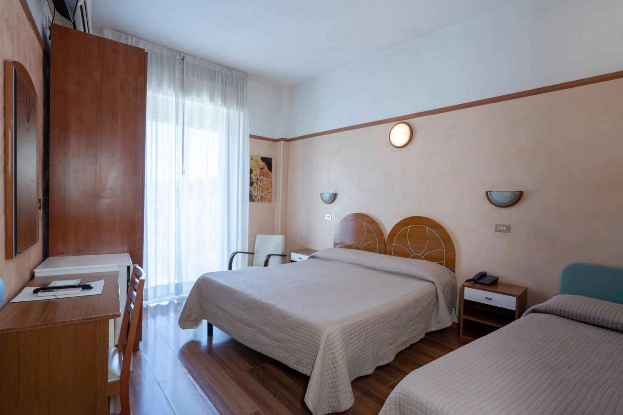 Hotel Britannia Rimini Marina Centro Dış mekan fotoğraf