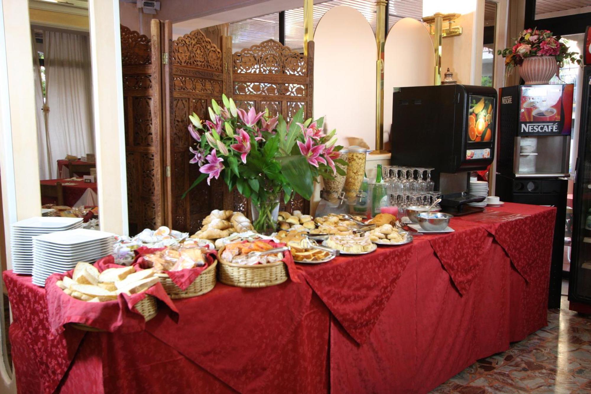 Hotel Britannia Rimini Marina Centro Dış mekan fotoğraf