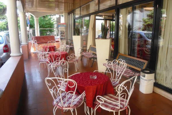 Hotel Britannia Rimini Marina Centro Dış mekan fotoğraf