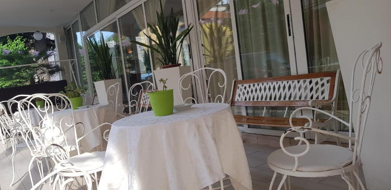 Hotel Britannia Rimini Marina Centro Dış mekan fotoğraf
